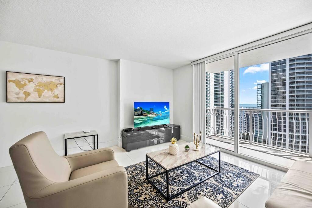 Luxurious 1 Bed Apartment In Brickell • Ocean View Майами Экстерьер фото